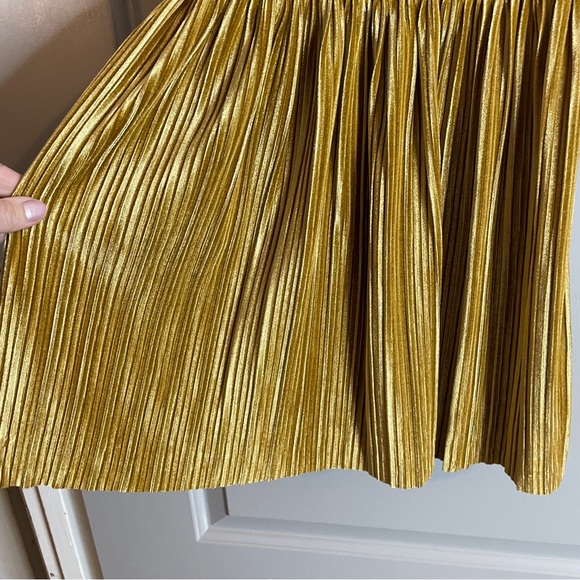 Gianni Bini GB Girls Size 8 Gold Velvet Dress High Neck Sleeveless Pleated - Picture 4 of 8